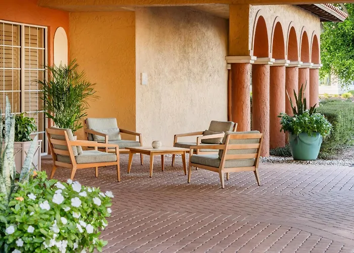 Inn Of Naples, Tapestry Collection By Hilton